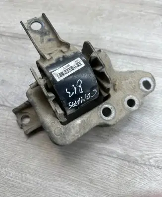 Jeep Compass Engine mount bracket