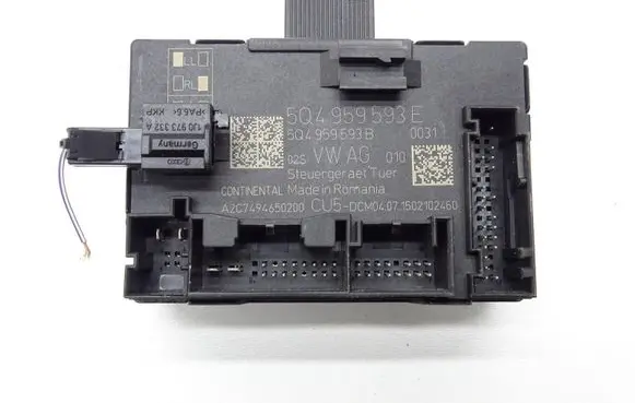 Volkswagen Tiguan Door control unit/module 5Q4959593