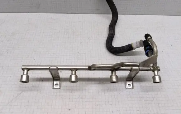 Opel Astra G Fuel main line pipe