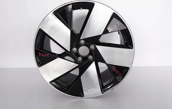 Volvo XC40 R20 alloy rim 
