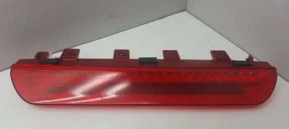 KIA Sportage Third/center stoplight