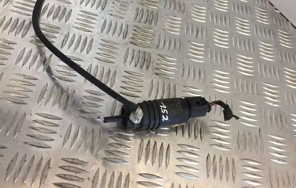 Volkswagen Phaeton Windscreen/windshield washer pump 3D0955651 152