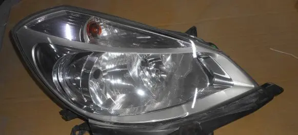Renault Clio III Headlight/headlamp 8200943867