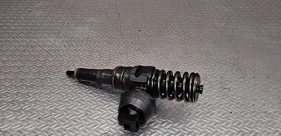 Volkswagen Sharan Fuel injector 038130073AK