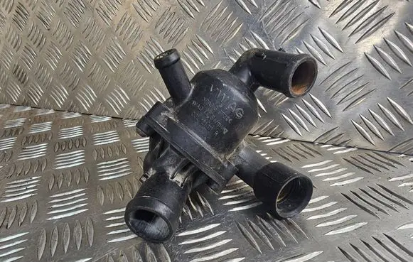 Volkswagen Caddy Thermostat/thermostat housing 03L121111R