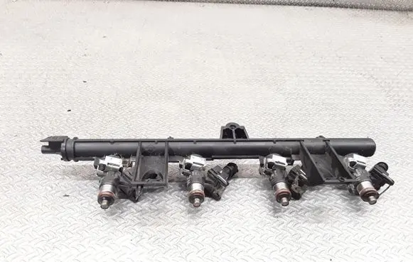 Renault Thalia II Fuel injectors set 8200367230 0280158046
