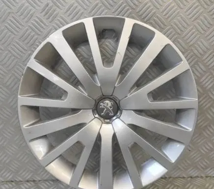 Peugeot 308 R15 wheel hub/cap/trim 9677426377