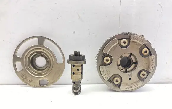 Mercedes-Benz CLS C219 Camshaft pulley/ VANOS A2720506847