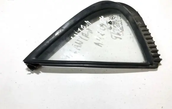 Hyundai Lantra II Rear vent window glass 