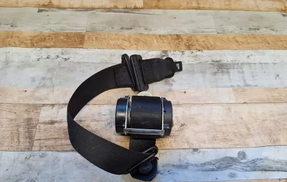 Ford C-MAX I Middle seatbelt (rear) 601597800D 601597800
