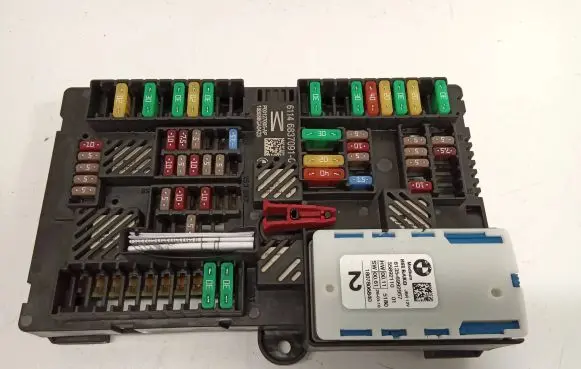 BMW 5 G30 G31 Fuse module P00127005AP 6837091 18B088GA0423