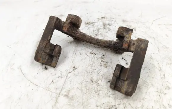 BMW 5 E39 Rear brake pad spring 