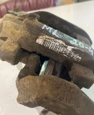 Mercedes-Benz ML W164 Rear brake caliper 65952401