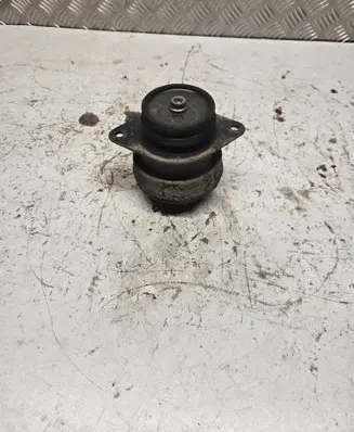Volkswagen Golf III Engine mount bracket 1H0199625