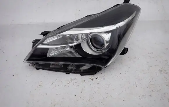 Toyota Yaris Headlight/headlamp