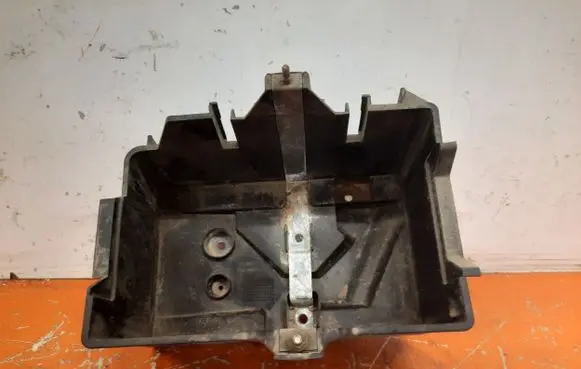 Ford Fusion Battery box tray 2S6T10723
