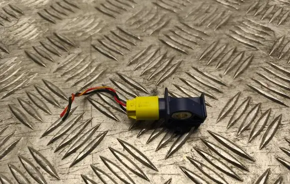 Mercedes-Benz E W212 Airbag deployment crash/impact sensor A2128204926 5WK43872