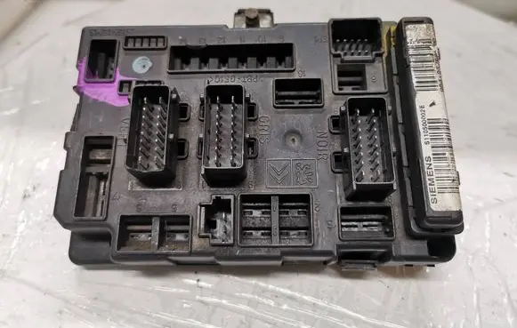 Citroen C5 BSM Control unit S110500002E 9641257980