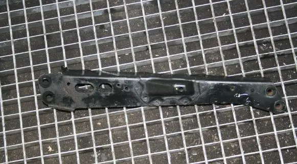 Toyota Avensis T270 Top upper radiator support slam panel
