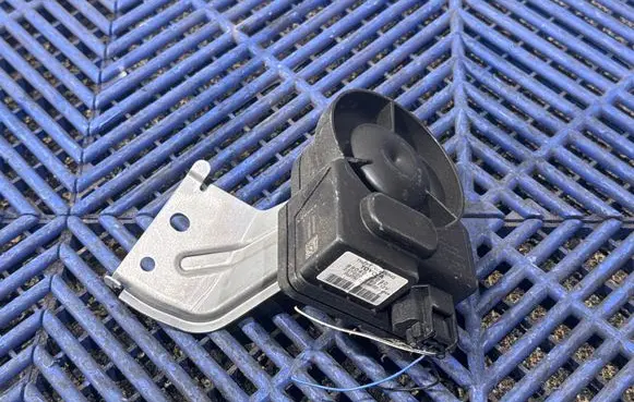Toyota Prius+ (ZVW40) Alarm system siren 8904047030 2370005780