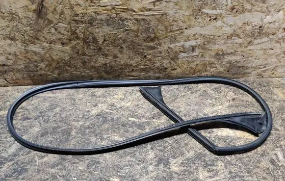 Mercedes-Benz CLA C117 X117 W117 Front door rubber seal A1176730117