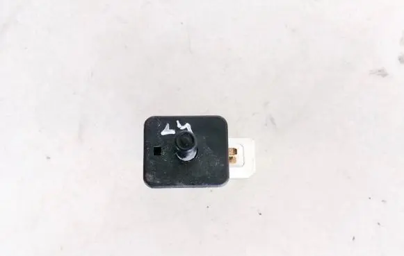 Mercedes-Benz E W211 Brake pedal sensor switch 2028209410 30011501