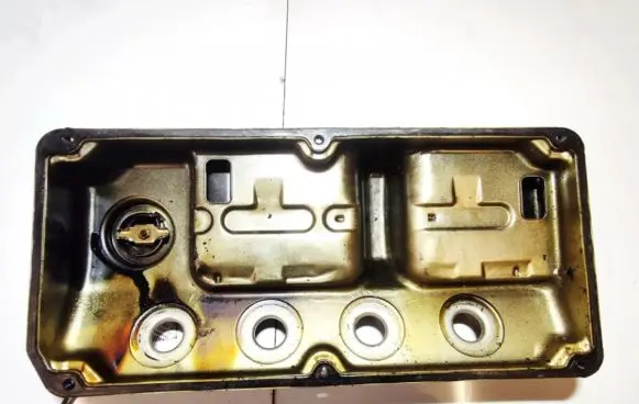 Mitsubishi Colt Rocker cam cover 