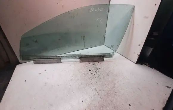 Volvo S60 Front door window glass four-door 43R001105 22158431 DOT57M20AS2