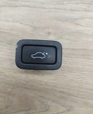Volvo XC70 Tailgate/trunk/boot open switch 30739237AA