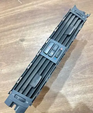 BMW 3 E90 E91 Dash center air vent grill 9123302