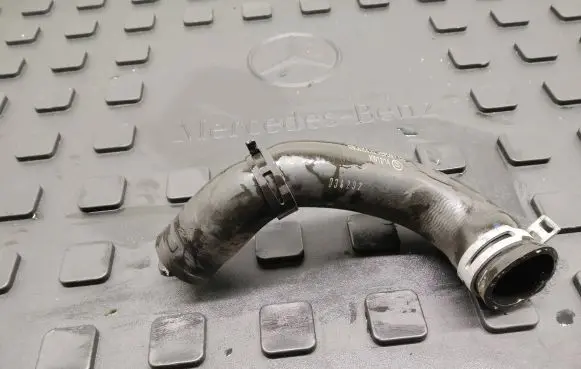Mercedes-Benz A W176 Engine coolant pipe/hose 14B19 R740118 DBL625412