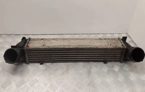 BMW 3 E90 E91 Intercooler radiator 7524916