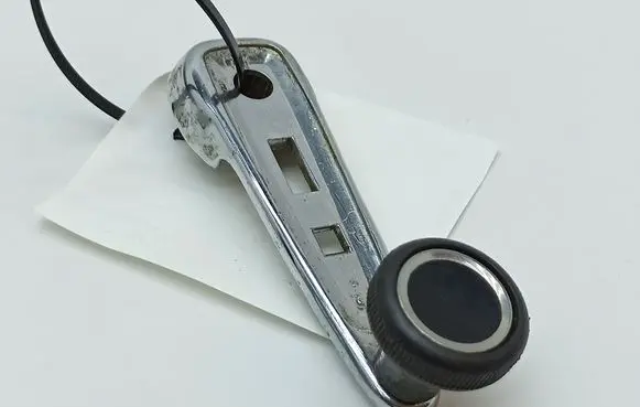 Mercedes-Benz COMPAKT W115 Front door window winding handle 