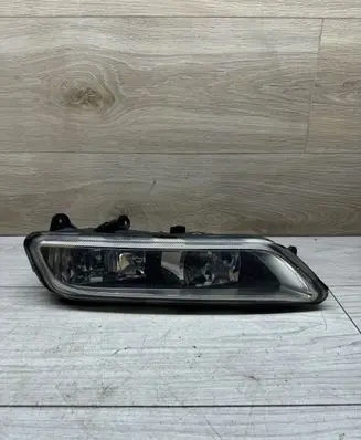 Volkswagen PASSAT B7 Front fog light e269013