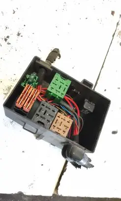 Opel Zafira A Fuse box set 90560119