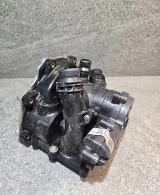 Porsche Macan (95B) Water pump 06L121111N