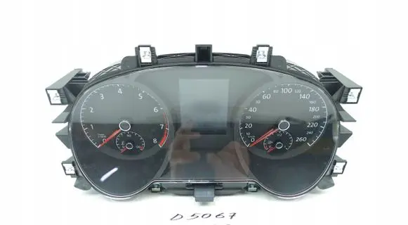 Volkswagen Touran II Speedometer (instrument cluster) 5TA920740C
