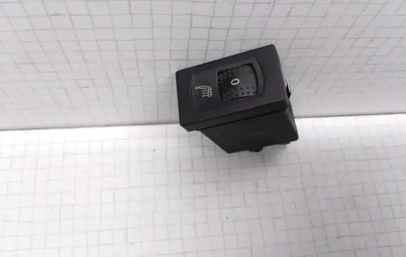 Volkswagen PASSAT B5 Seat heating switch 3B0963563C