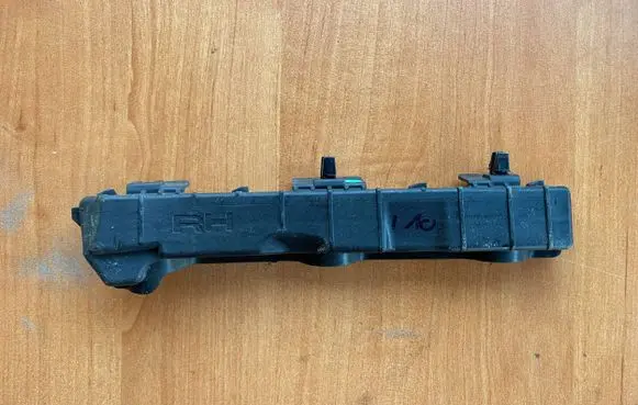 Hyundai i10 Rear bumper mounting bracket 86616B9000