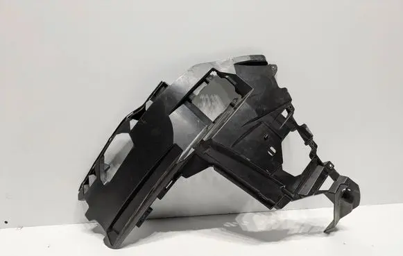 Audi Q7 4M Front bumper mounting bracket 4M0807095G