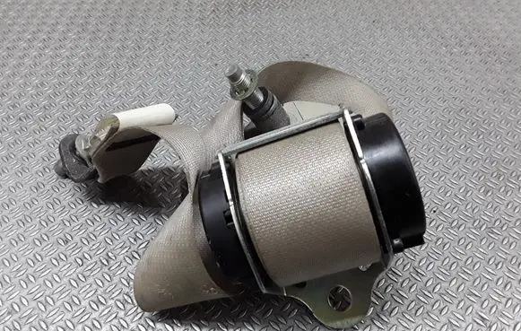 Nissan Prairie Rear seatbelt 605211000