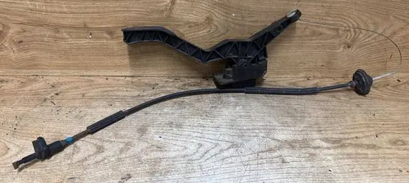 Volvo S70 V70 V70 XC Accelerator throttle pedal 6842390