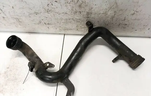 Volkswagen PASSAT B6 Intercooler hose/pipe 1K0145762 1K0145770B