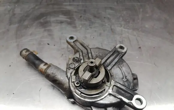 Lexus IS 220D-250-350 Vacuum pump
