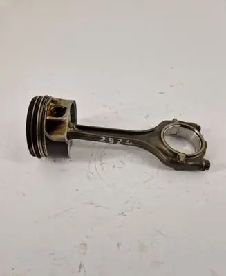 Volkswagen Golf Sportsvan Piston 71L66