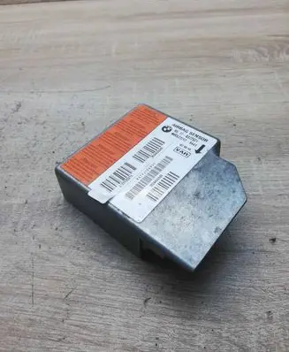 BMW 5 E39 Airbag control unit/module 8372521