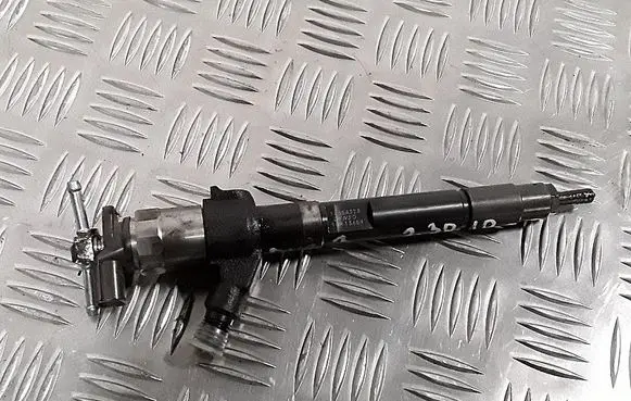 Fuel injector