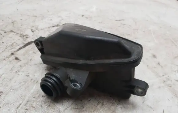 Mercedes-Benz ML W164 Intake resonator A6421400087