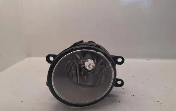 Toyota Corolla Verso AR10 Front fog light 812210F020 27150100