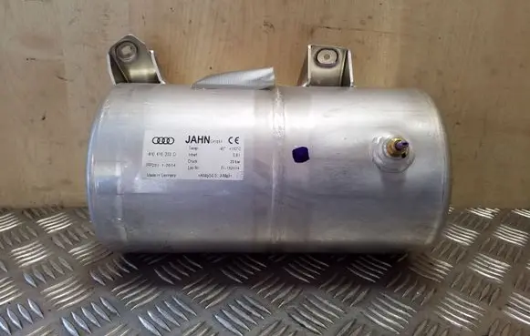 Audi A8 S8 D4 4H Air suspension tank/reservoir 4H0616203D